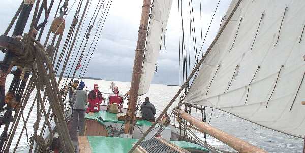 Agterdækket - og for fulde sejl.