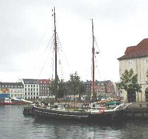 Skibladner ved Asiatisk Plads i København.